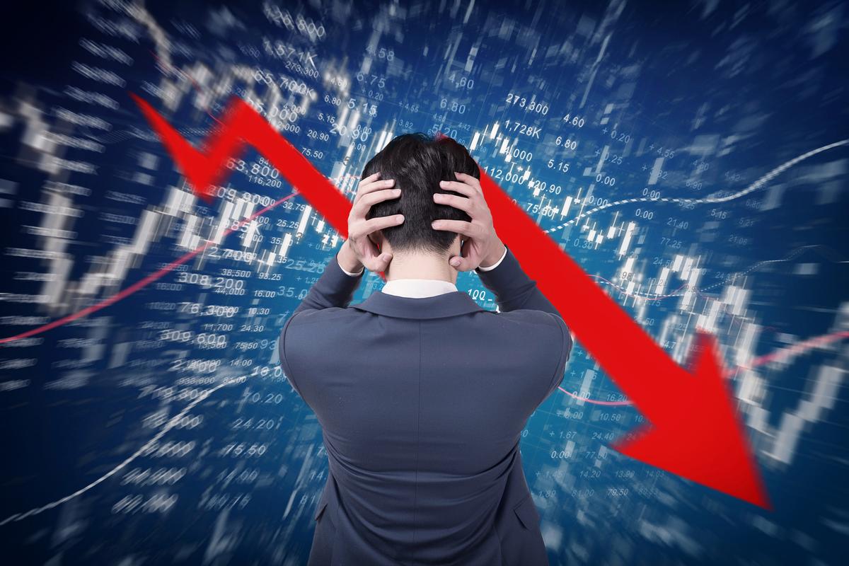 双腿张开被9个黑人调教影片